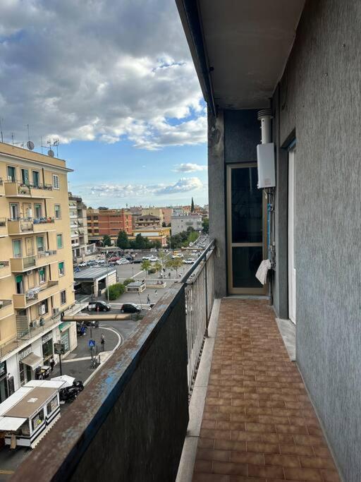 Metro C - Centocelle Ampio Appartamento Con Tre Camere Da Letto Rome Bagian luar foto